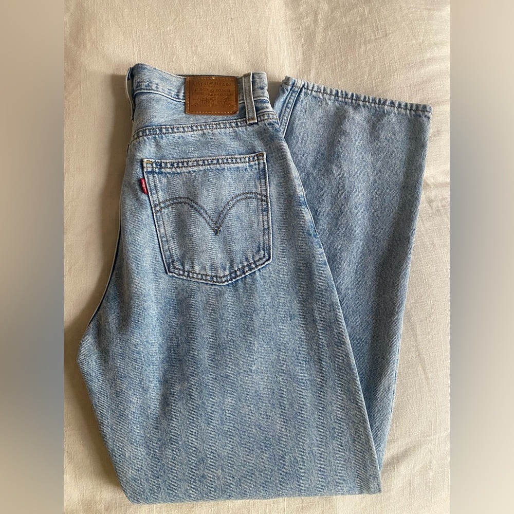 Levi’s Premium light wash denim size 27